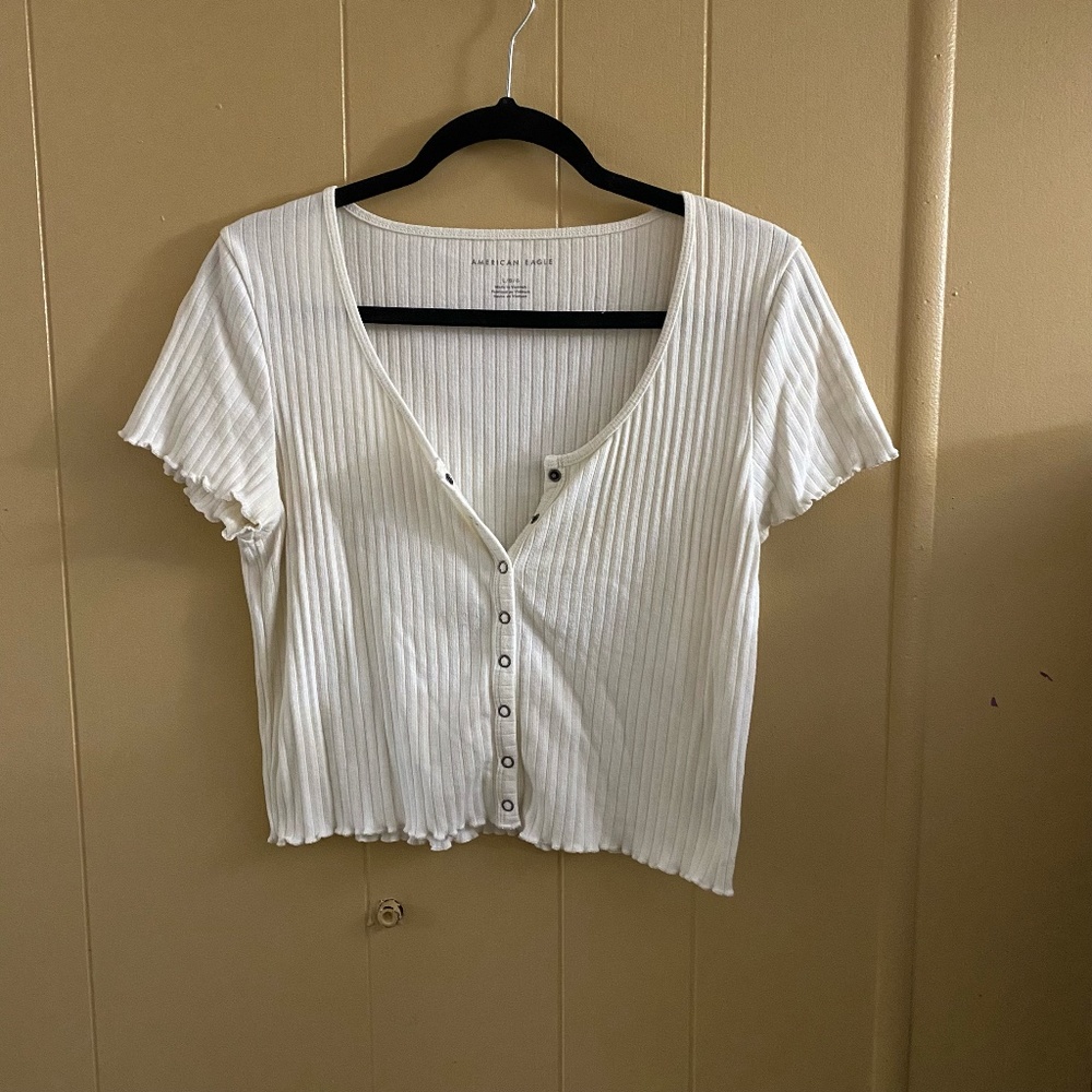 AMERICAN EAGLE BUTTON DOWN CROP TOP